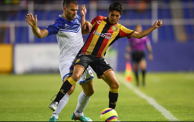 Baltazar (D) sufrió una lesión en el hombro derecho, mientras Amaral se vio obligado a salir de cambio por una molestia en la parte posterior del muslo derecho. MEXSPORT/ARCHIVO