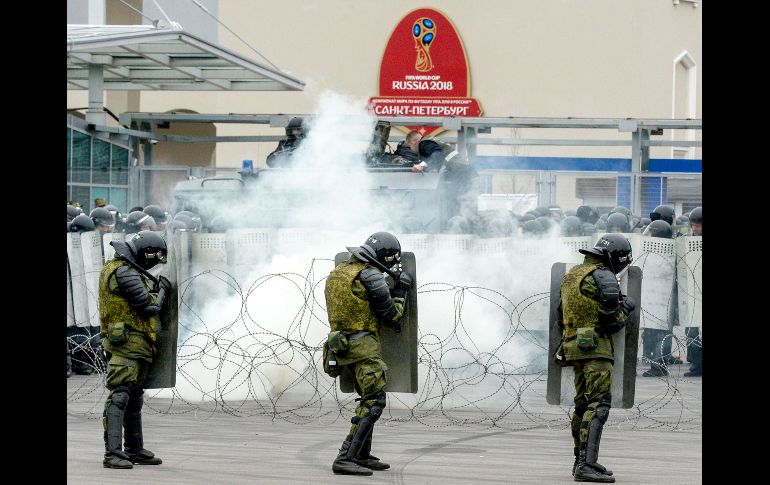 Los elementos se preparan para la Copa Mundial de futbol de Rusia 2018. AFP/O. Maltseva