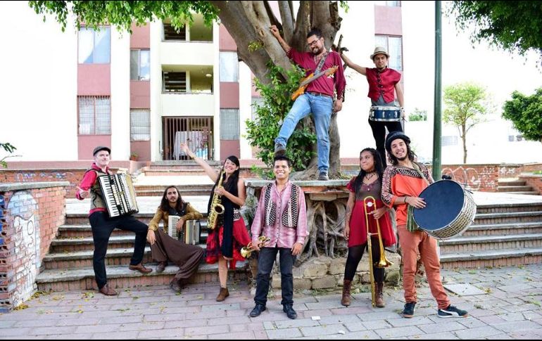 Xiranda (en la foto) y Eurodance Party USA se alistan para protagonizar una noche de sonidos europeos en el Café Bretón (Juan Manuel 175). FACEBOOK/Xiranda