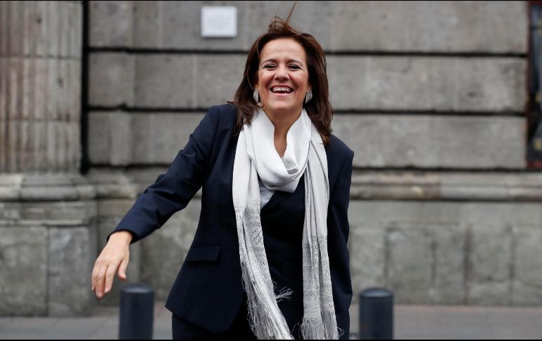 A diferencia de los otros candidatos, Margarita Zavala llegó al Palacio de Minería sin la compañía de su pareja. EFE / J. Núñez