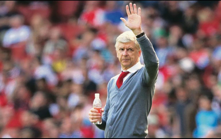 Arsene Wenger. El DT del Arsenal dejará el cargo. EFE