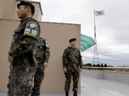 Soldados surcoreanos montan guardia en la frontera militarizada. AP/L. Jin-man