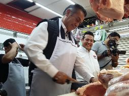 Rodríguez Calderón realizó una visita al Mercado de la Cruz, en Querétaro. NTX / ESPECIAL