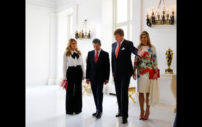 Peña Nieto llegó anoche a Ámsterdam, procedente de Alemania, donde asistió a la inauguración de la feria de Hannover, en la que México fue el país invitado. AFP/ANP/M. Kooren