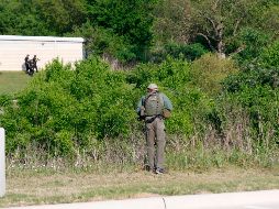 La policía está buscando a un sospechoso en los alrededores de la tienda. AP / R. Baselice/The Dallas Morning News