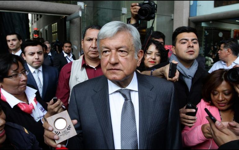 López Obrador estima que darle empleo y becas a los jóvenes representaría un gasto de 110 mil millones de pesos al año. NTX / ARCHIVO