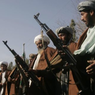 Talibanes rechazan la oferta de paz del Gobierno afgano