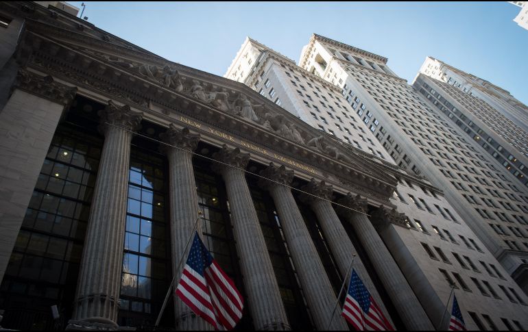 El NYSE Composite también baja 56.43 puntos (-0.21 por ciento) al situarse en 12 mil 457.57 unidades. AFP / ARCHIVO