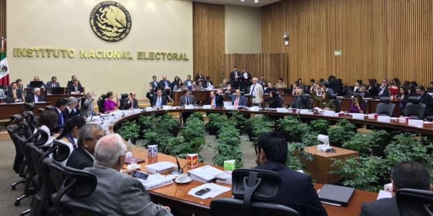 Yuriria Sierra y Le&oacute;n Krauze ser&aacute;n los moderadores del segundo debate