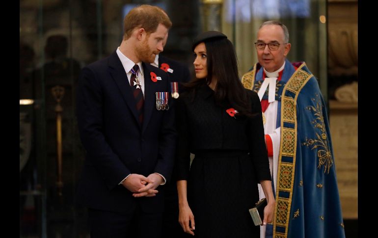El príncipe Enrique de Inglaterra y su prometida Meghan Markle llegan a la Abadía de Westminster en Londres, para el acto que conmemora el Día Anzac, que recuerda a los militares australianos y neozelandeses fallecidos en las guerras en Londres. AP/K. Wigglesworth