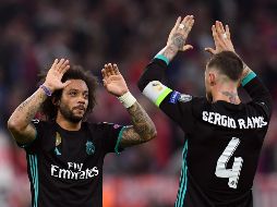Marcelo (I) y Sergio Ramos (D) celebran al final del partido, disputado en el Allianz Arena de Munich. AP/A. Gebert