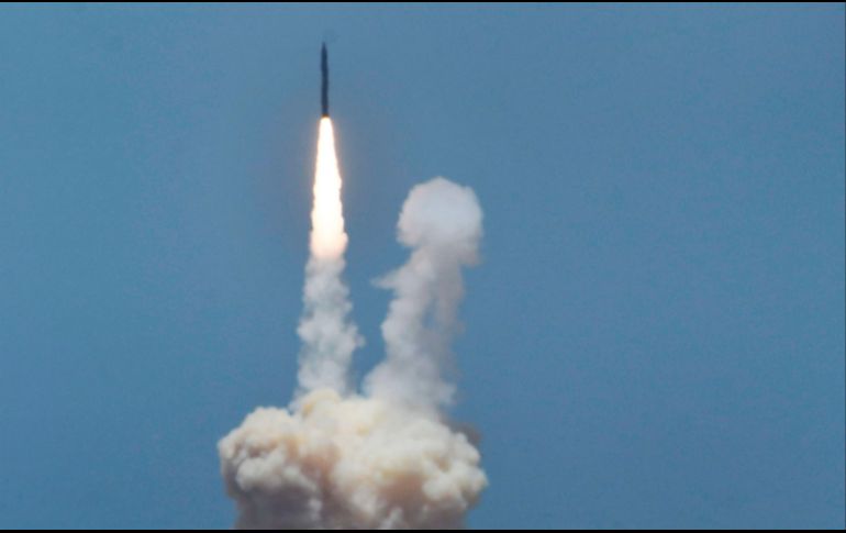El Comando de Ataque Global de la Fuerza Aérea informó en un comunicado que el misil fue lanzado a las 05:26, hora local. AFP / ECHIVO