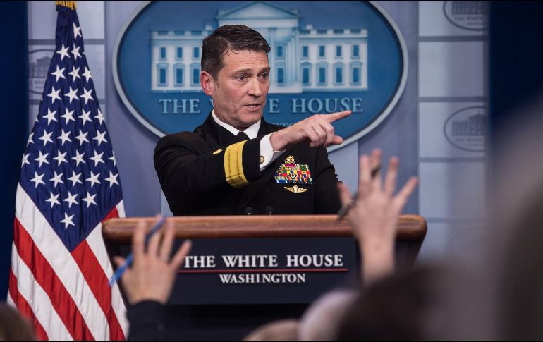 Jackson enfrentó cuestionamientos sobre si tiene experiencia suficiente para encabezar el Departamento de Veteranos. AFP / ARCHIVO