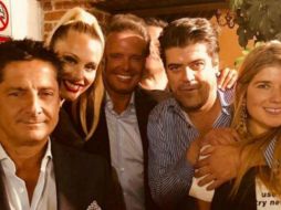 En la instantánea, además de 