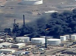 El estallido ocurrió a las 10:00 hora local en una refinería de Husky Energy. AP / ESPECIAL