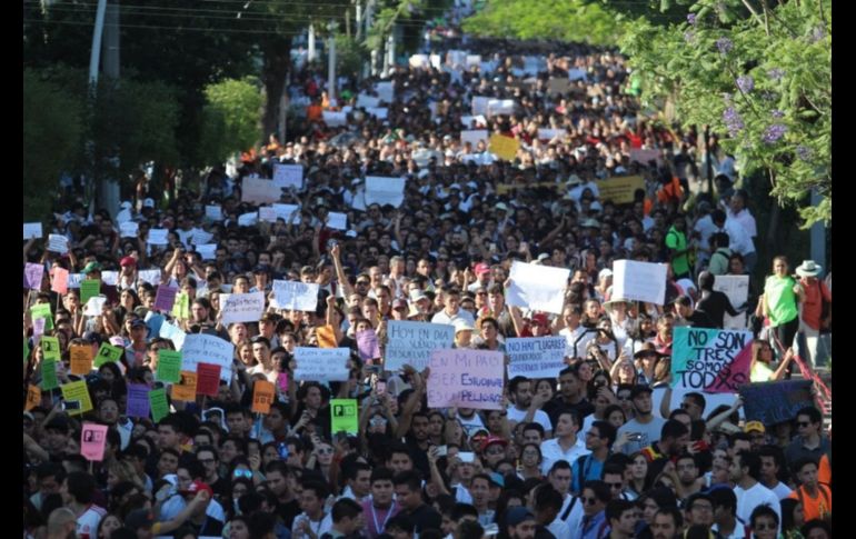 La marcha partió del Paraninfo de la UdeG rumbo a la Glorieta de los Niños Héroes. EL INFORMADOR/E. Barrera