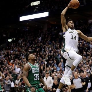 Antetokounmpo mantiene con vida a los Bucks