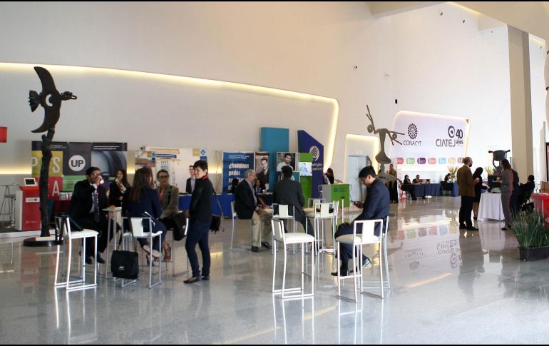 El sector servicios ocupa a 42.9 de las personas con empleo. EL INFORMADOR/Archivo