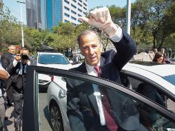 A su salida de la reunión privada con más de 800 consejeros de Citibanamex, Meade reitera que está en juego la confianza dela economía mexicana. NTX / J. Pazos