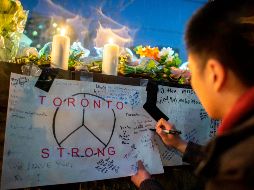 El investigador de homicidios Bryan Bott dijo a la prensa que los fiscales planean aumentar a 16 los cargos de intento de homicidio. AFP/ G. Robins