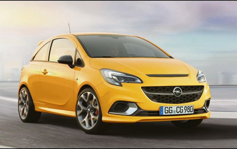 El aspecto del Opel Corsa GSI lo hace lucir joven a pesar de tener trazos del diseño de antaño. CORTESÍA / Mercedes-Benz
