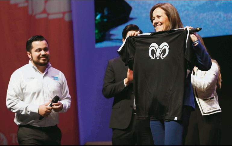 Independiente. Zavala recordó su condición de candidata sin partido. SUN