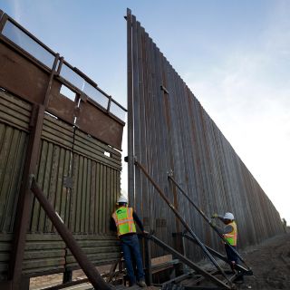 Mike Pence viajará el lunes a la frontera con México