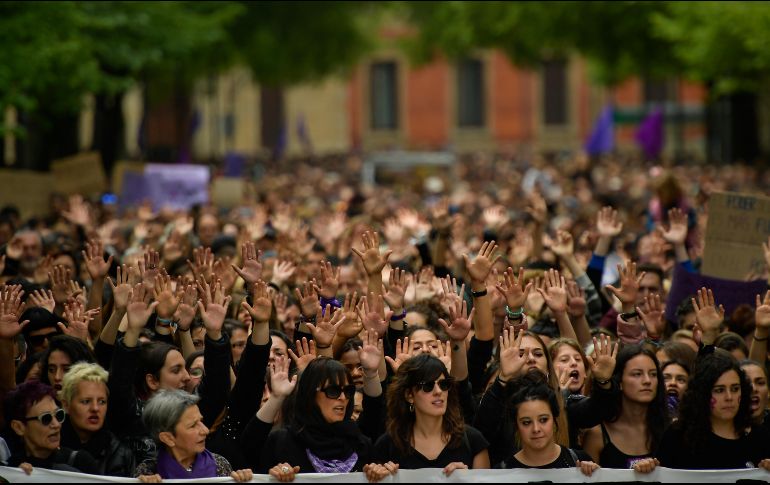 El caso de Manresa ha sido relacionado con el de la violación de una mujer en 2016 en Pamplona. La sentencia a cinco jóvenes por abuso sexual desató una ola de protestas en todo el país. AP/ARCHIVO