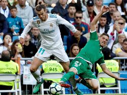 Gareth Bale (I) puso en ventaja al Real Madrid al minuto 8. EFE/C. Moya