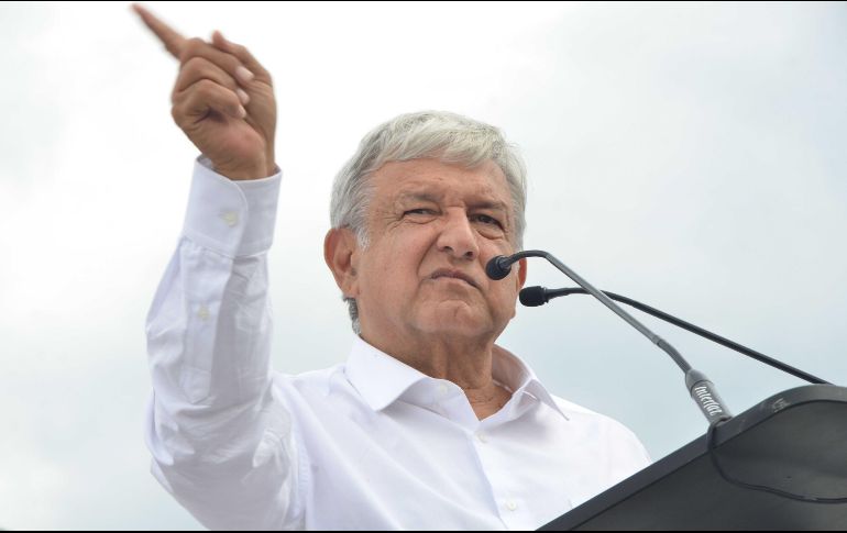 López Obrador realizó su primer evento proselitista en Tabasco, en la fotografía se le muestra durante un mitin en Nuevo León.  SUN / E. Vásquez