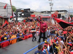 Maduro acusó además a la oposición de tratar de convertir a Venezuela en una colonia mediante una intervención extranjera. EFE/ Prensa Miraflores