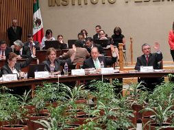 De acuerdo con el Tribunal Electoral, el desplegado se consideró propaganda electoral que no debía ser difundida en intercampaña. NTX/ARCHIVO