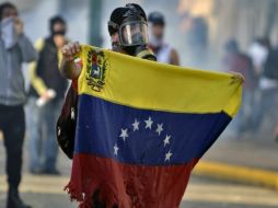 Un trabajador que gana salario básico más bono no puede proveer los alimentos necesarios para su familia, estiman. AFP / ARCHIVO