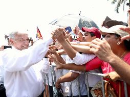 En entrevista, el tabasqueño dijo que incluso va arriba en las encuestas en Guanajuato, Jalisco y Yucatán. TWITTER/ @lopezobrador_