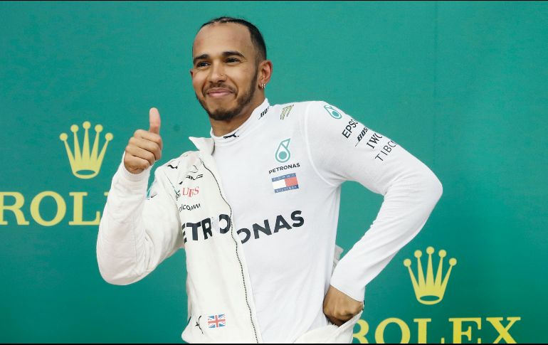 Lewis Hamilton aprovechó un incidente de Valtteri Bottas para triunfar ayer en Azerbaiyán. AP/I. Bruno