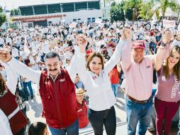Carlos Lomelí acompañó a Claudia Delgadillo en su arranque de campaña por la presidencia de Guadalajara. ESPECIAL