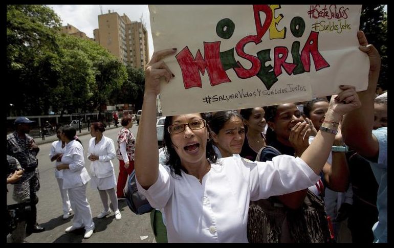 Casi la mitad de los médicos graduados en venezuela ha abandonado el país en los últimos diez años. AP / F. Llano