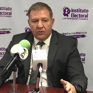 Investigarán propaganda de Castro por no tener logo del PRI