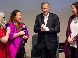 El candidato del PRI, PVEM Y Panal suscribe nueve compromisos por derechos de niños y adolescentes. NOTIMEX/J. Pazos