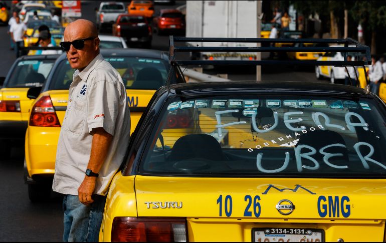 Algunos llevaron expresiones en contra de la plataforma Uber. EL INFORMADOR / G. Gallo