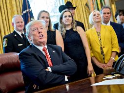 Este lunes NYT hizo público un cuestionario con medio centenar de preguntas que Mueller entregó a los abogados de Trump en marzo para el eventual interrogatorio. EFE / A. Harrer