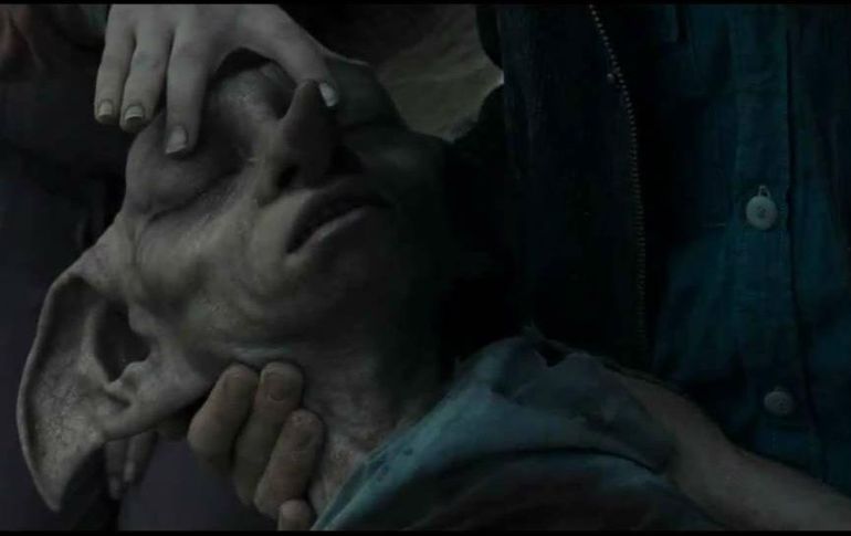 Dobby pereció para salvar a Potter antes de la lucha final. ESPECIAL