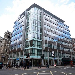 Cambridge Analytica cierra tras polémico acceso a datos de Facebook