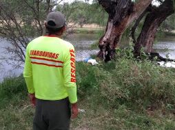 Elementos de seguridad reportan que hombre habría ingresado al rededor de las 15:00 horas y fue aproximadamente, a las 17:00 horas cuando el cuerpo del masculino, salió a flote. ESPECIAL/ Protección Civil Jalisco