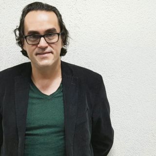 Rafael Perrín seduce con su “Esquizofrenia”