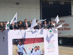 Otto Granados Roldán, secretario de Educación Pública, dio el banderazo de salida a los primeros tráileres con libros para los estados de Campeche, Michoacán, Puebla y Tlaxcala. TWITTER / @Conaliteg