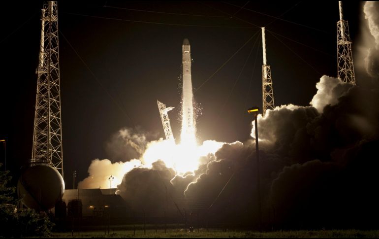 Dragón SpaceX es actualmente la única nave espacial de reabastecimiento de la Estación Espacial capaz de devolver carga a la Tierra. EFE/Archivo