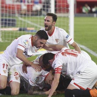 Con Layún, el Sevilla vence a la Real Sociedad