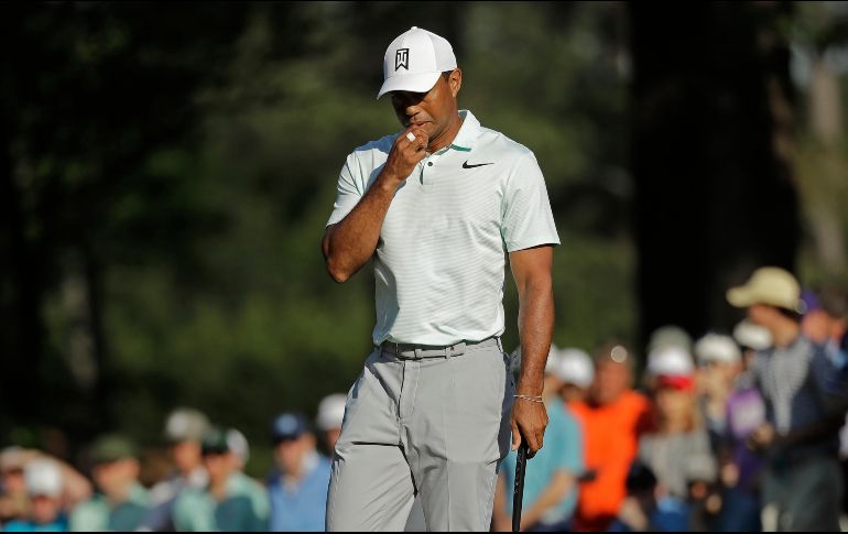 Tiger Woods sigue con problemas en su juego corto y se ubica en el puesto 48. AP/C. Burton