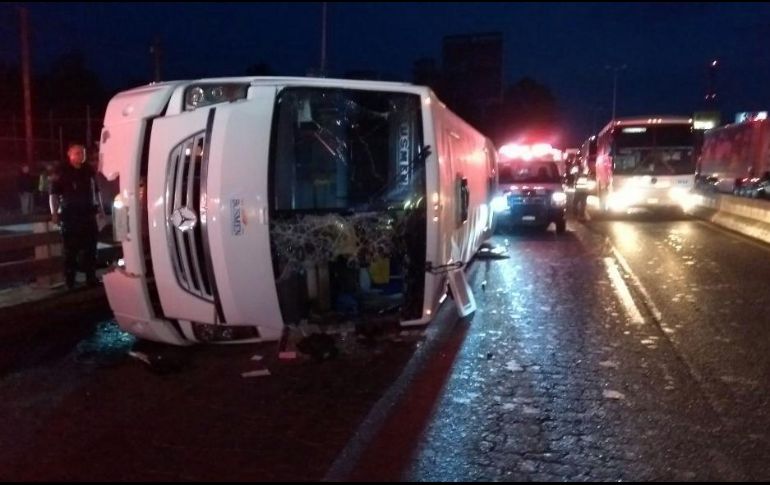 Personal de seguridad precisa que 16 personas fueron trasladadas para recibir atención médica por la condición de sus lesiones. ESPECIAL/ Protección Civil y Bomberos Zapopan